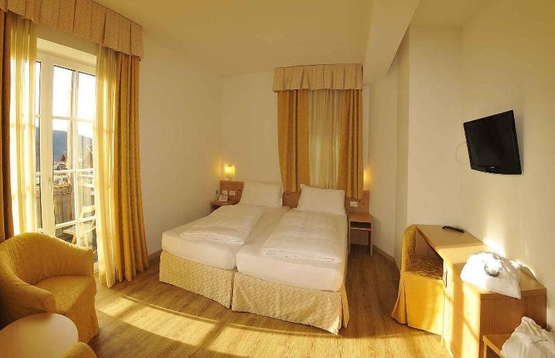 Alpen Hotel Eghel Фолгария Екстериор снимка