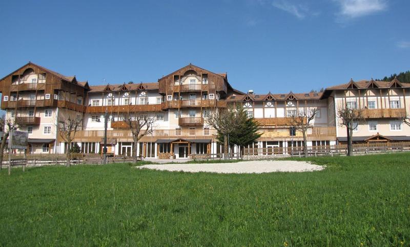 Alpen Hotel Eghel Фолгария Екстериор снимка