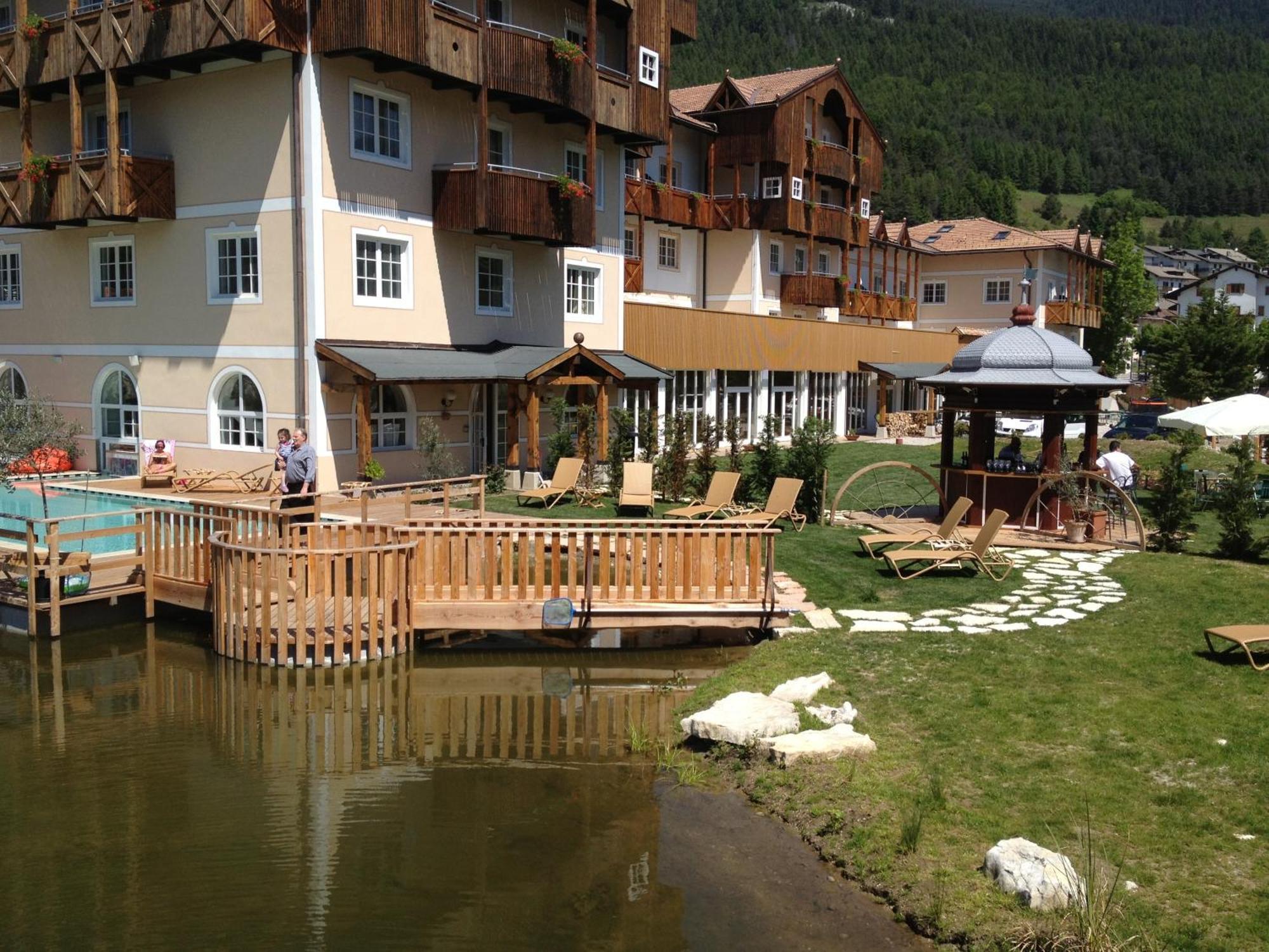 Alpen Hotel Eghel Фолгария Екстериор снимка