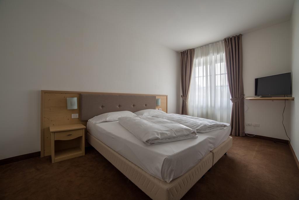 Alpen Hotel Eghel Фолгария Екстериор снимка