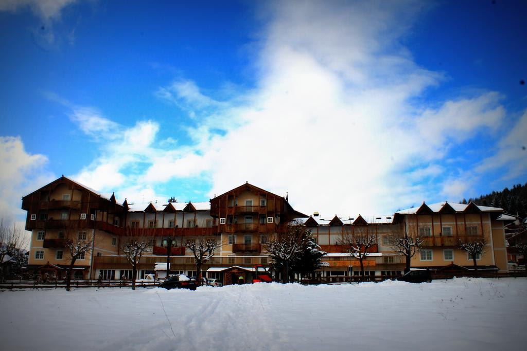 Alpen Hotel Eghel Фолгария Екстериор снимка