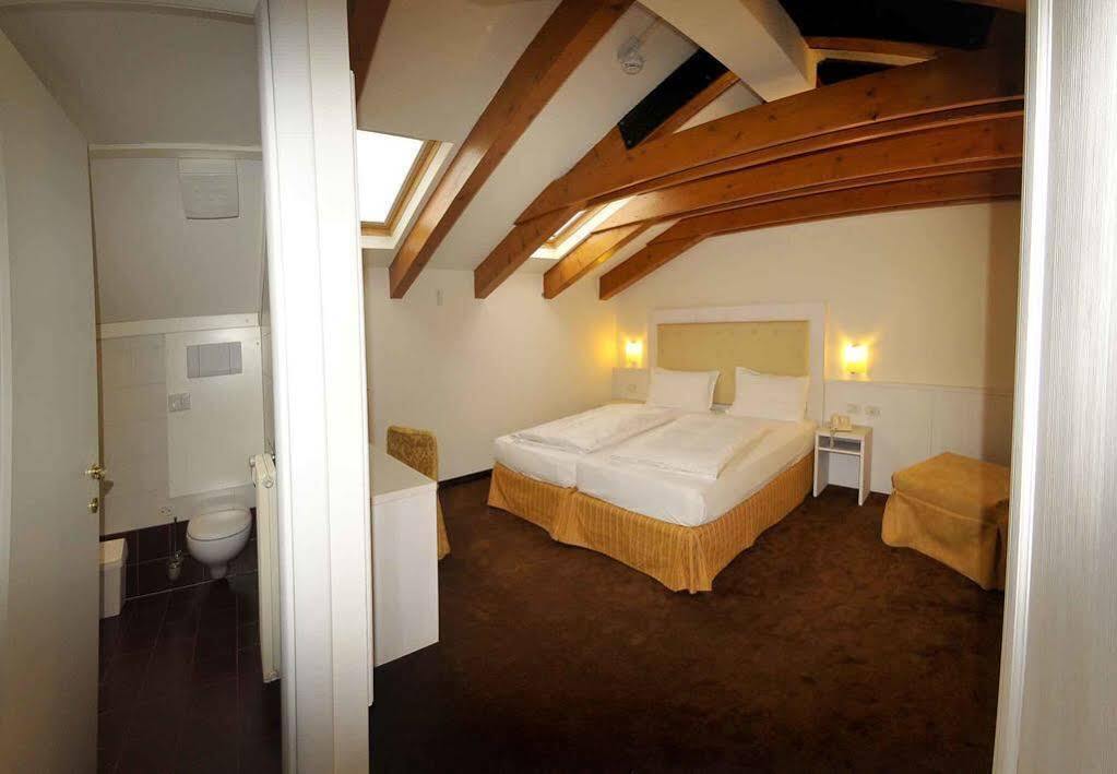 Alpen Hotel Eghel Фолгария Екстериор снимка
